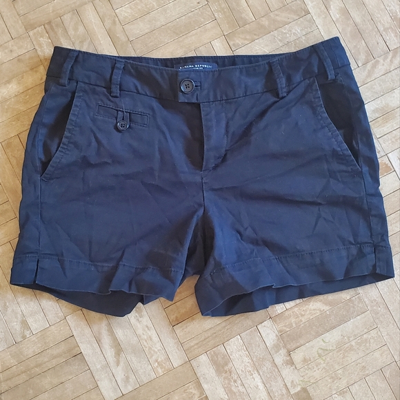 💥3 for $15💥 Banana Republic black shorts - Picture 1 of 7